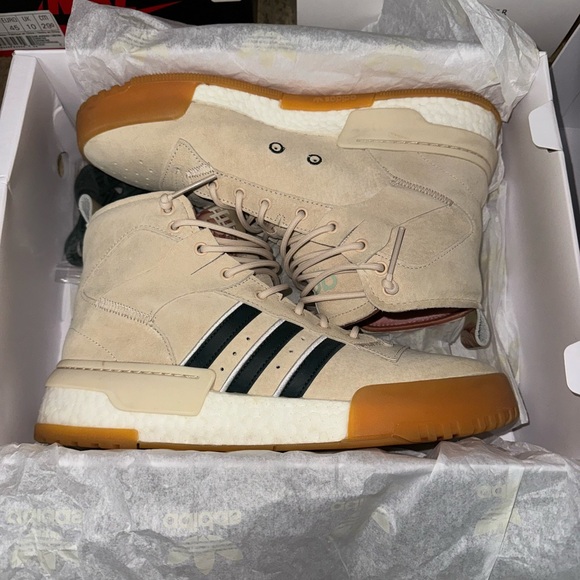 Adidas x Eric Emanuel “Rivalry - Resto Mod” - Picture 6 of 9